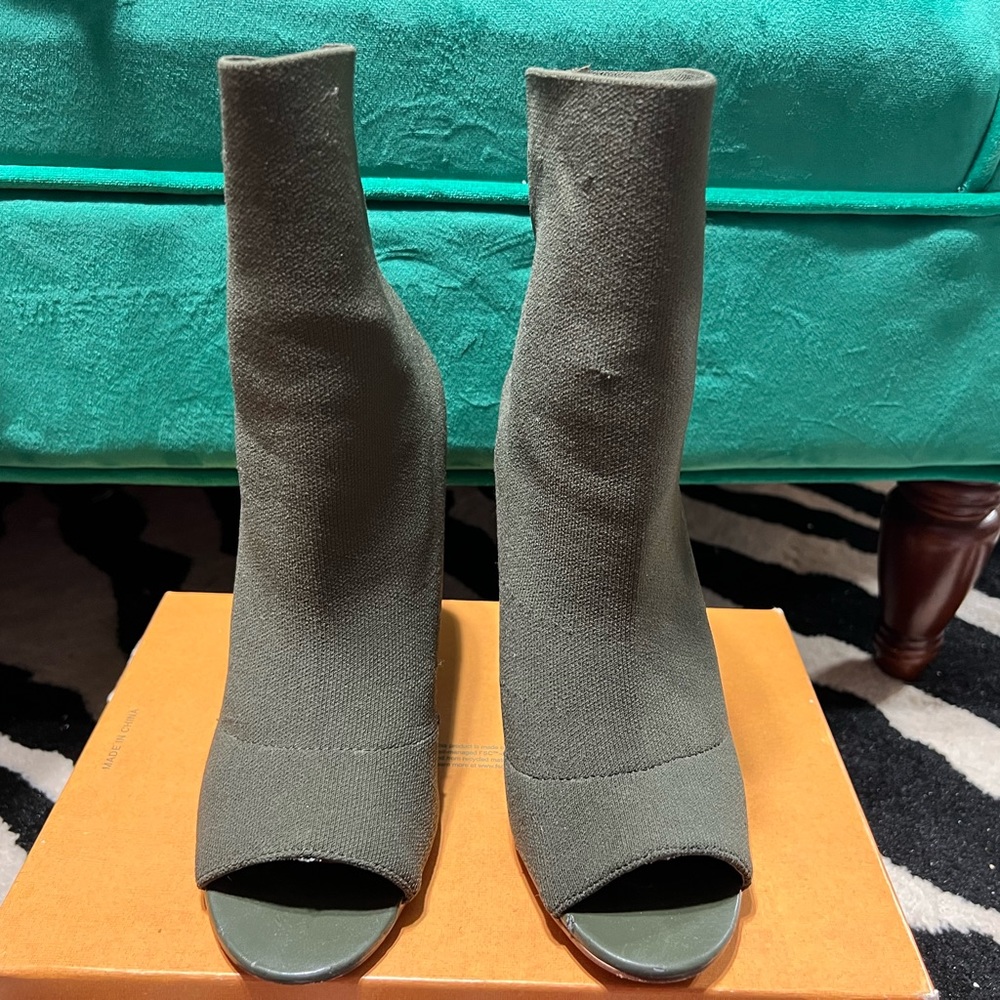 STEVE MADDEN Peep Toe  Sock Booties SIZE 8